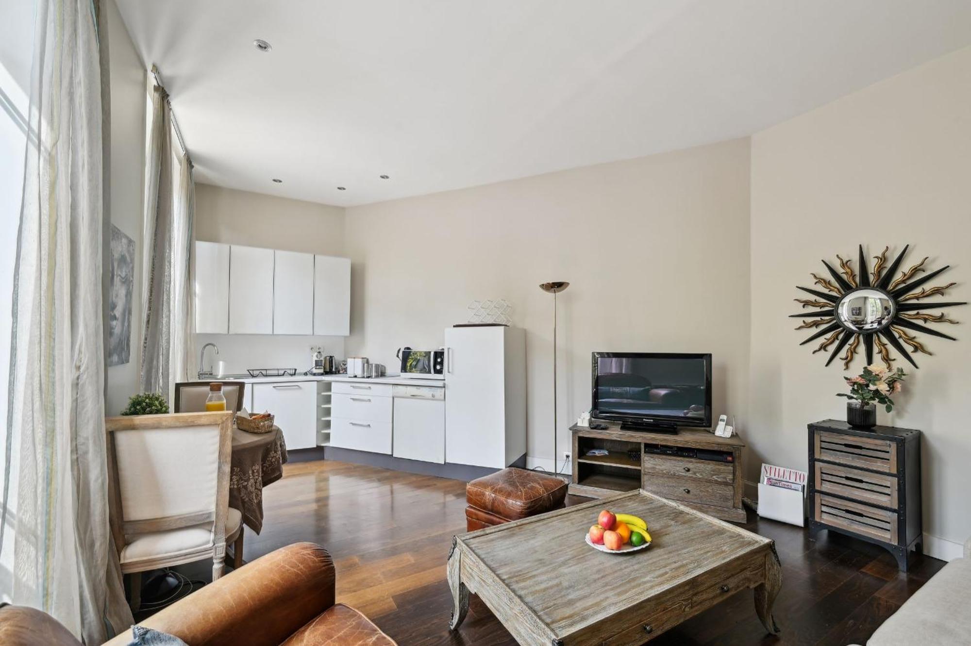 Champs-Elysees & Arc De Triomphe - Cityapartmentstay París Exterior foto